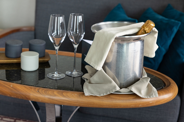 HX Hurtigruten Expeditions MS Fram Expedition Suite Grand Suite 25 ©Espen Mills.jpg